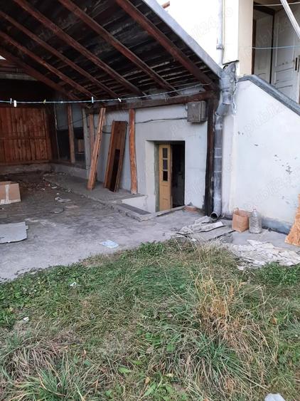 Casă cu 6 camere cu Teren 805 Mp în Central