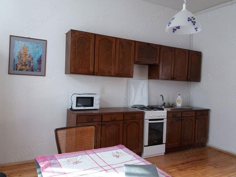 Casă cu 3 camere în Central