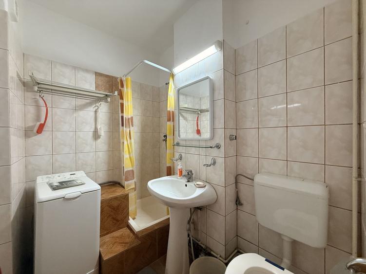 Apartament cu 2 camere semidecomandat, mobilat în Platoul Izvor