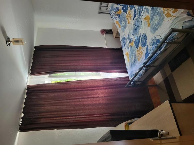 Apartament cu 3 camere semidecomandat în Crihala