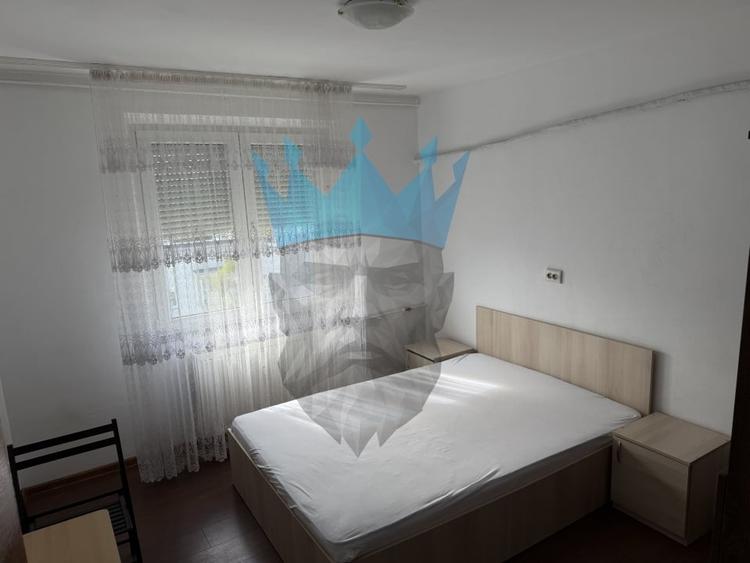 Apartament cu 3 camere decomandat, mobilat în Vitan