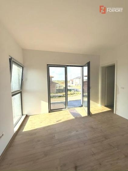 Casă cu 5 camere cu Teren 306 Mp în Urseni