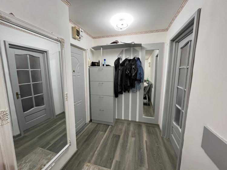 Apartament cu 2 camere semidecomandat, mobilat în Casa de Cultură