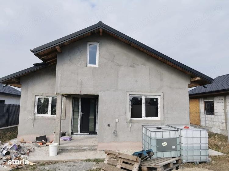 Casă cu 3 camere cu Teren 500 Mp în Popricani