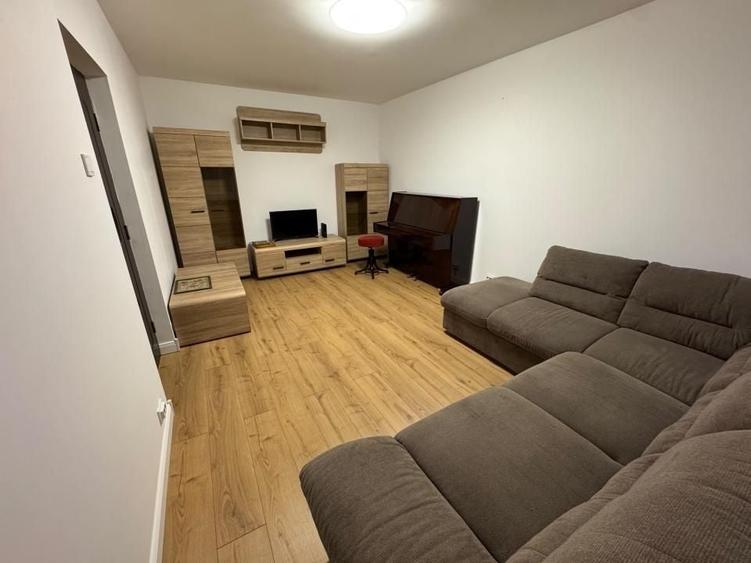 Apartament cu 2 camere decomandat, mobilat în Sebastian