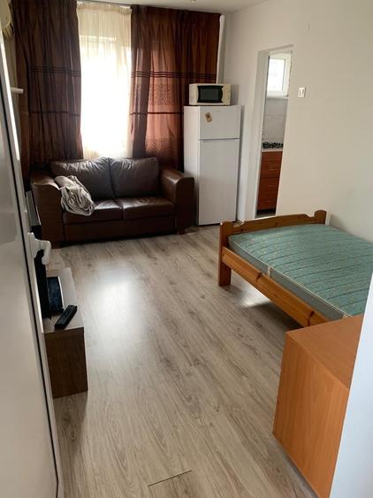 Apartament cu 3 camere nedecomandat în Tătărași