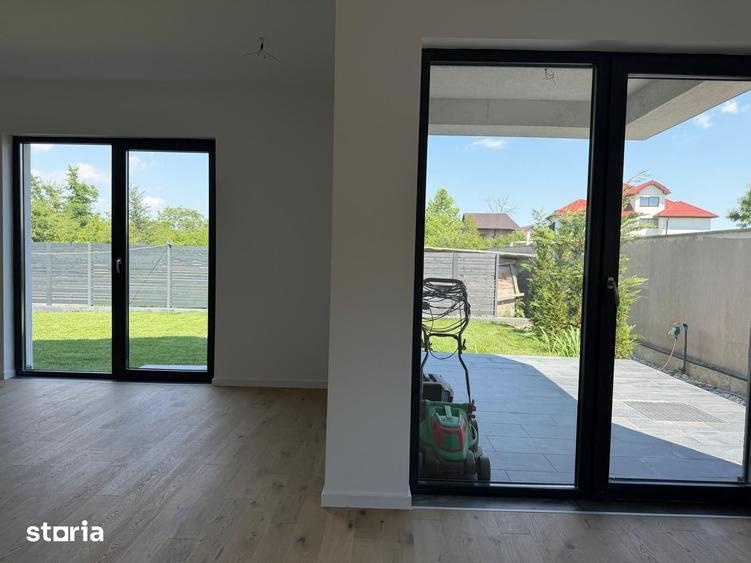 Casă cu 5 camere cu Teren 410 Mp în Corbeanca