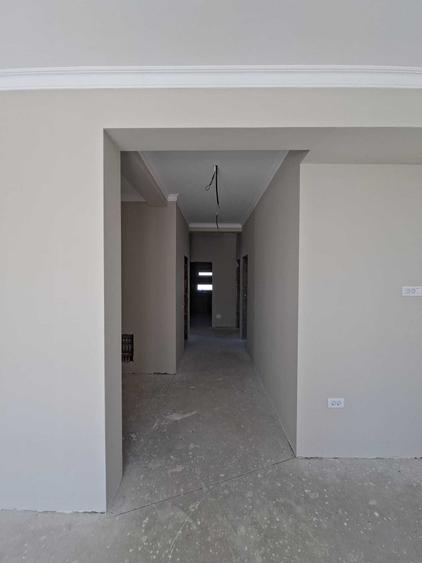 Casă cu 3 camere în Central