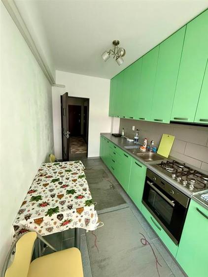 Apartament cu 2 camere decomandat în Galata