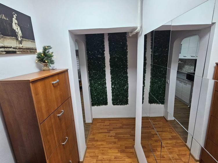 Apartament cu 3 camere decomandat în Ultracentral
