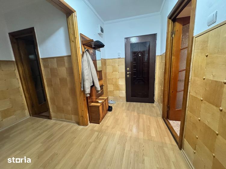 Apartament cu 3 camere decomandat în Mioriței
