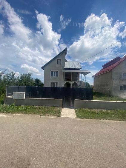 Casă cu 2 camere cu Teren 1300 Mp în Central