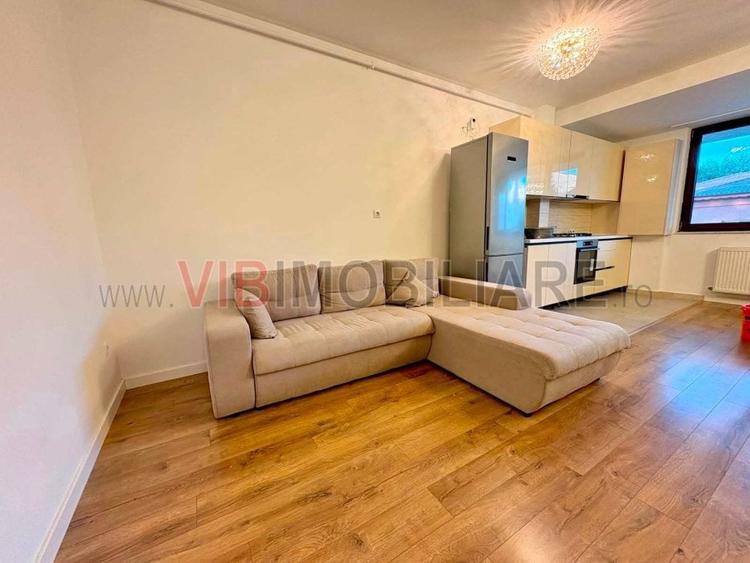 Apartament cu 3 camere semidecomandat în Crângași
