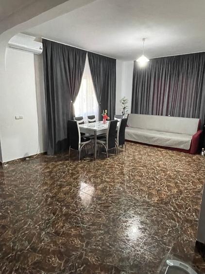 Casă individuală cu 8 camere cu Teren 3000 Mp în Firiteaz