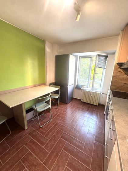 Apartament cu 2 camere decomandat în Calea Călărașilor