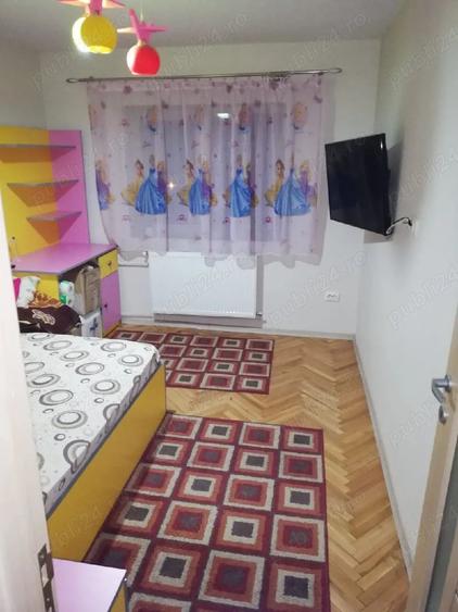 Apartament cu 3 camere decomandat în Rogerius