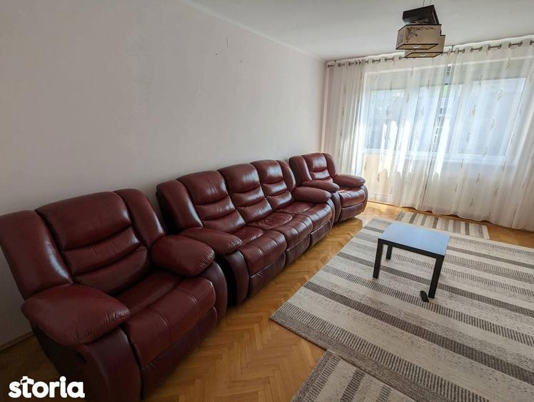 Apartament cu 3 camere decomandat în Centrul Civic