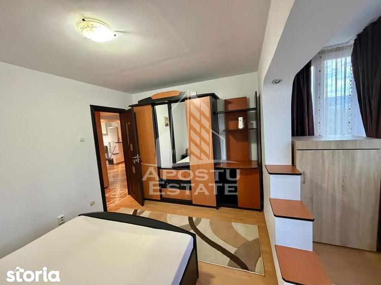 Apartament cu 3 camere, mobilat în Lipovei