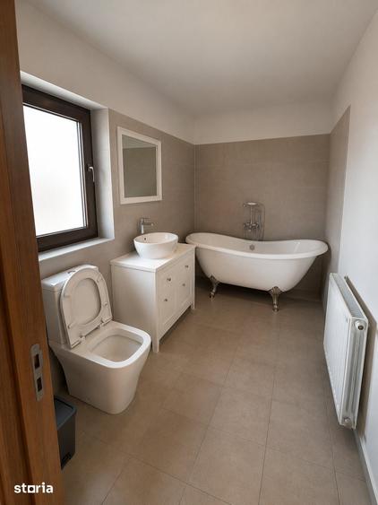 Casă cu 4 camere cu Teren 520 Mp în Adunații-Copăceni