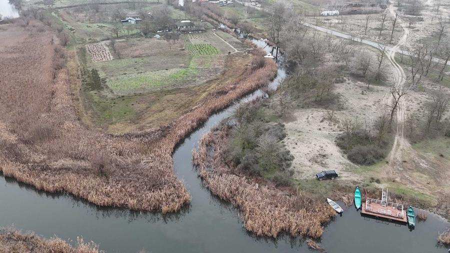 TEREN INTRAVILAN 4.508 MP CU APA PE 3 LATURI Cardon, Delta Dunarii - Sulina - Padurea Letea - 1