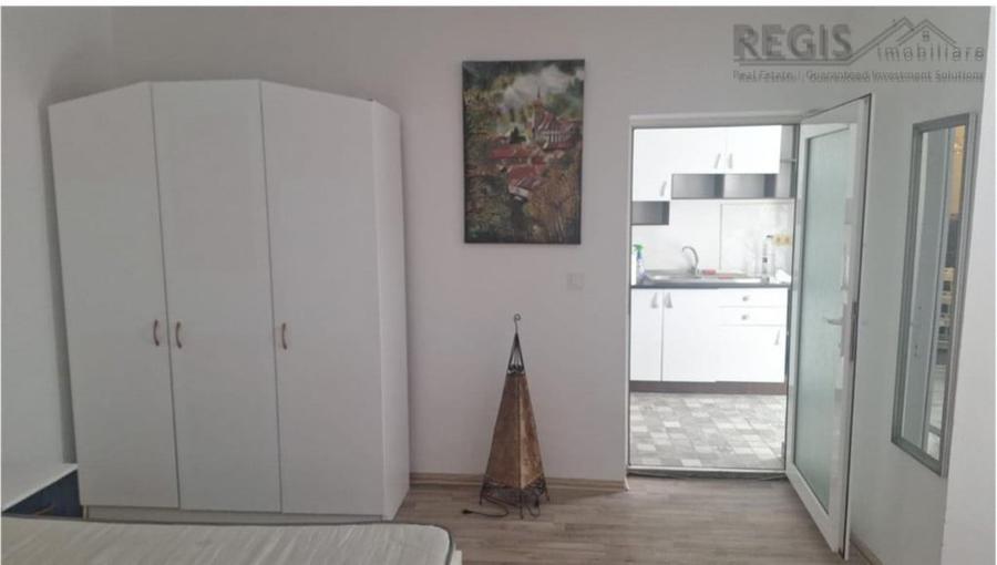Garsoniera spatioasa si moderna cu pod la casa Strada Lunga - 5