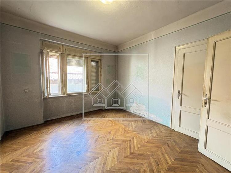 Duplex cu 4 camere cu Canalizare în Calea Dumbrăvii