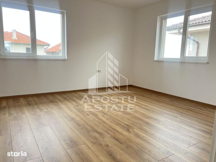 Casă cu 4 camere în Carani