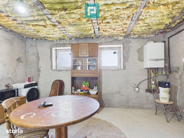 Casă cu 4 camere în Central