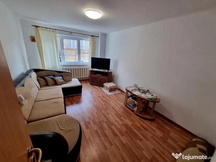 Apartament cu 4 camere decomandat în Ultracentral