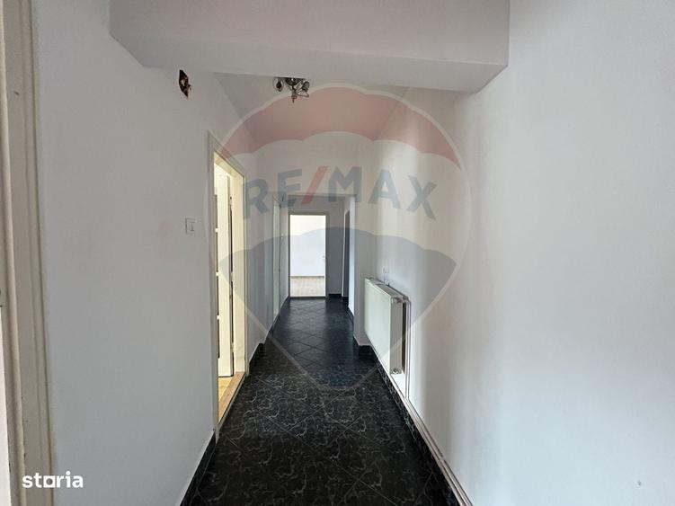 Apartament cu 3 camere în Central