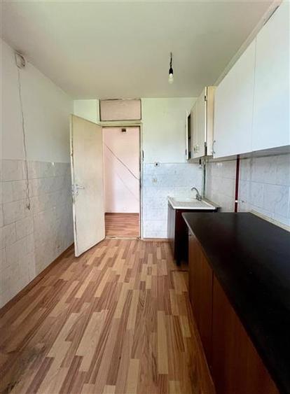 Apartament cu 3 camere semidecomandat în Feldioara