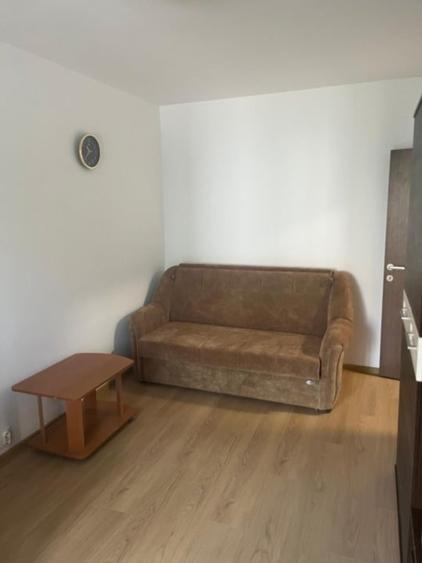 Apartament cu 3 camere semidecomandat, mobilat în Tomis III