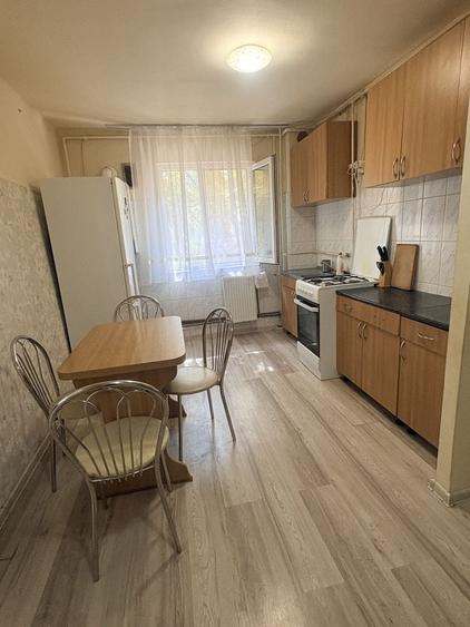 Apartament cu 2 camere semidecomandat în Dâmbovița