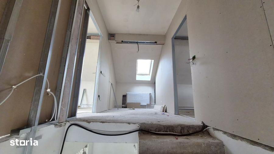 Casă cu 8 camere cu Canalizare în Crevedia