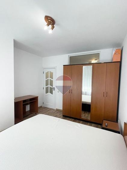 Apartament cu 2 camere semidecomandat, mobilat în UTA