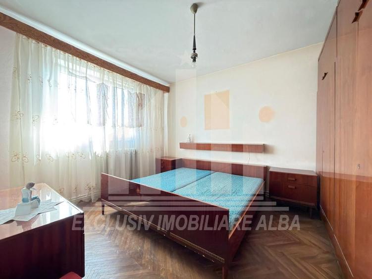 Apartament cu 3 camere decomandat în Cetate