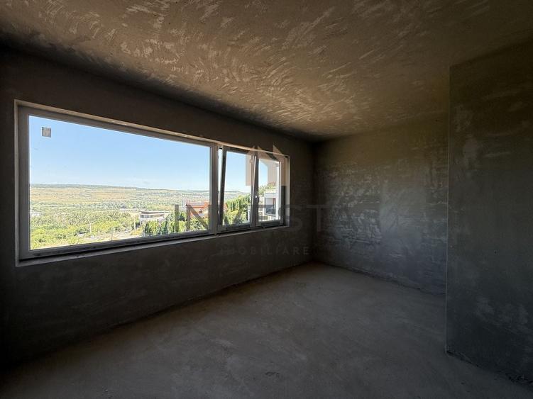Duplex cu 4 camere cu Canalizare în Florești