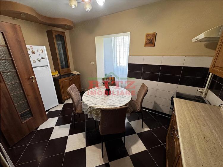 Apartament cu 3 camere semidecomandat în Ultracentral
