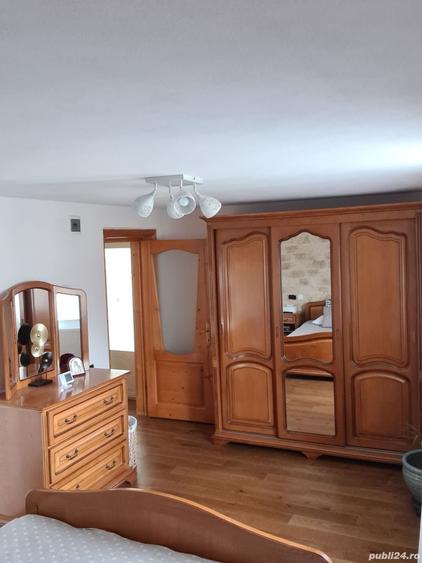 Casă cu 6 camere cu Teren 950 Mp în Fieni