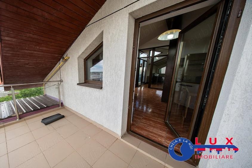 Apartament cu 3 camere decomandat în Neptun