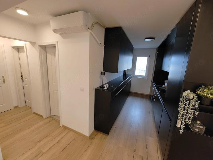 Apartament cu 4 camere decomandat, mobilat în Traian