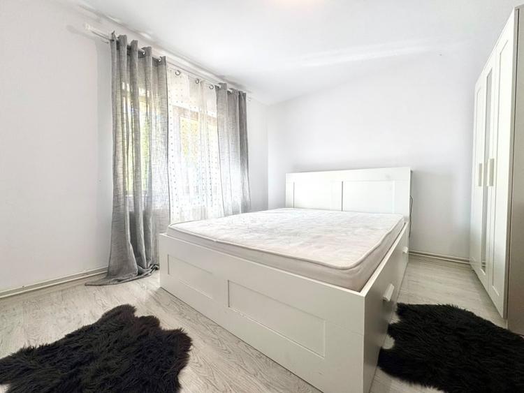 Apartament cu 3 camere decomandat, mobilat în Între Lacuri