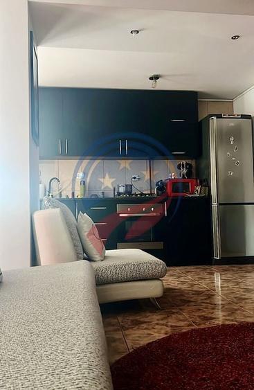 Apartament cu 3 camere decomandat în Craiovița Nouă