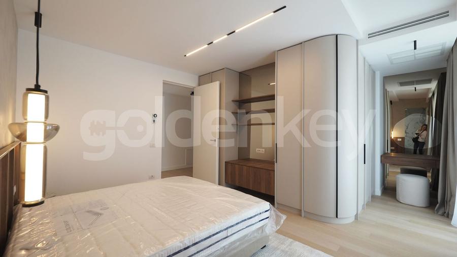 Apartament cu 4 camere semidecomandat, mobilat în Aviatorilor