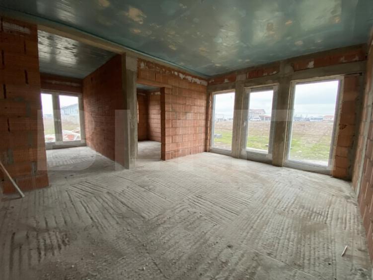 Duplex cu 3 camere cu Teren 284 Mp în Urseni