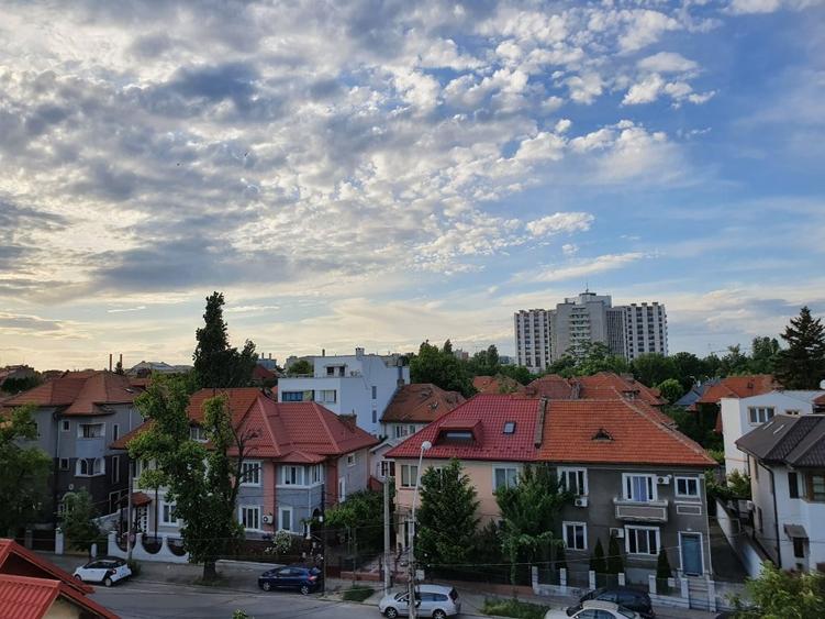 Casă individuală cu 7 camere cu Teren 260 Mp în Cotroceni