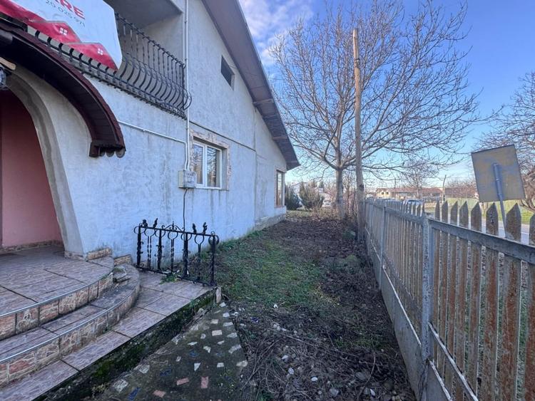 Casă individuală cu 4 camere cu Canalizare în Palanca