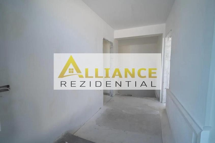 Penthouse cu 3 camere decomandat în Central