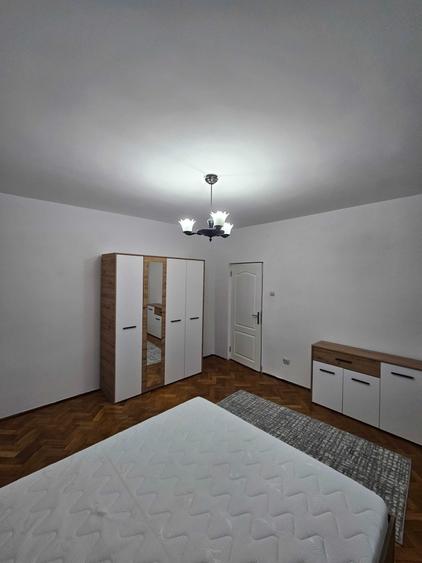 Apartament cu 2 camere decomandat în Plopilor