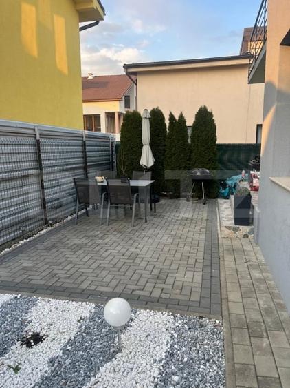 Casă individuală cu 4 camere cu Canalizare în Sud